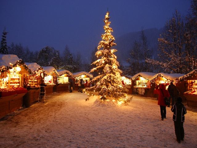 Noleggio Casette di Natale per mercatini a Milano